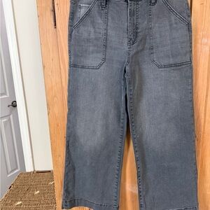 Time and Tru Womens wide leg crop Gray Jeans